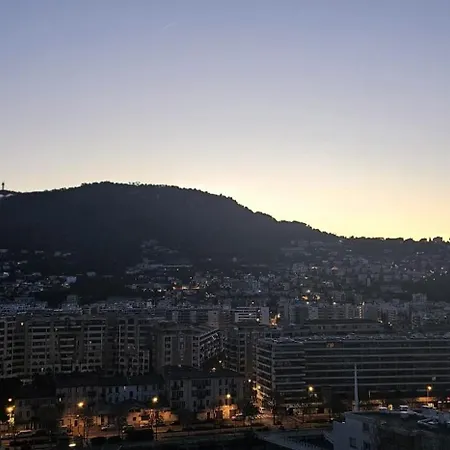 Apartment Avec Vu Sur Mer Et Montagne Nice