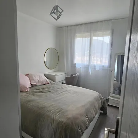 Avec Vu Sur Mer Et Montagne Apartment