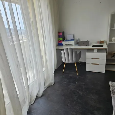 Apartment Avec Vu Sur Mer Et Montagne *
