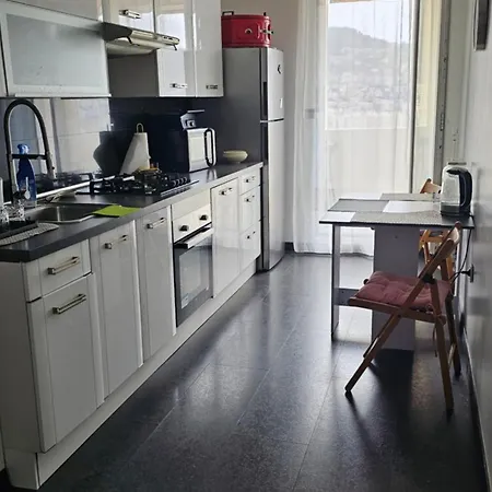 Apartment Avec Vu Sur Mer Et Montagne